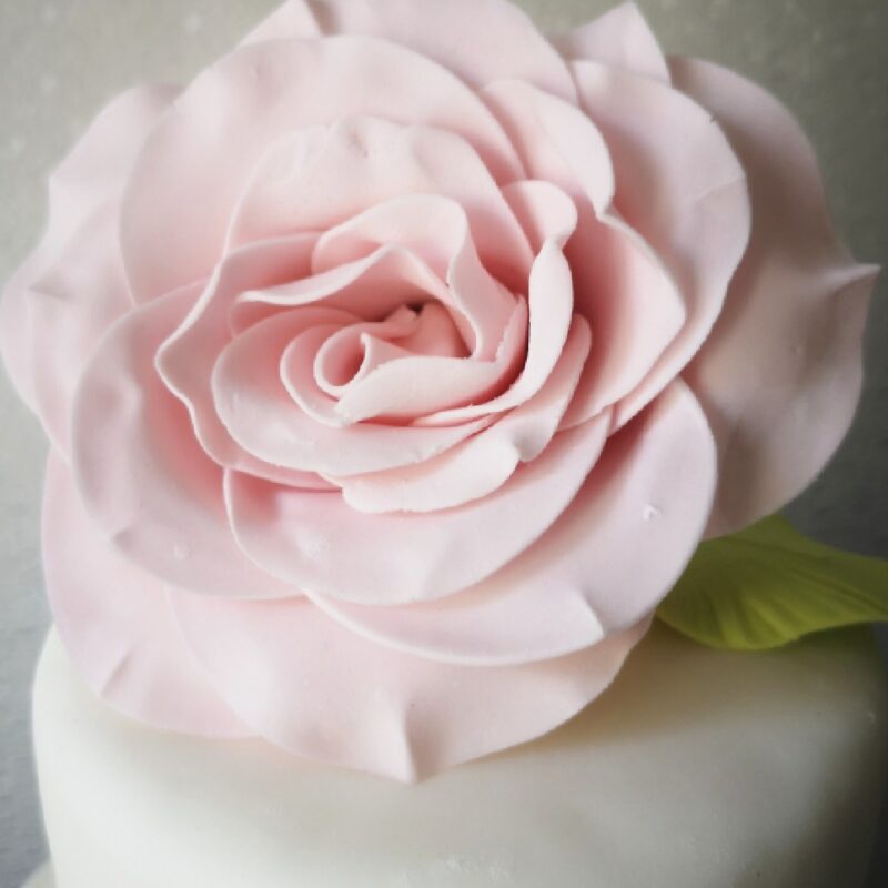 wedding cake, rose en sucre